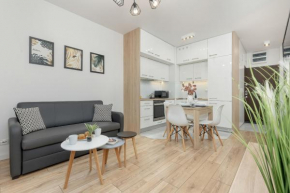 Chłodna Modern Apartment Near the Warsaw Centre by Noclegi Renters
